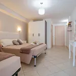 Casa Nostra Homestay *