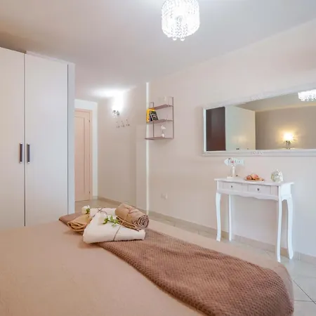 Δωμάτια σε οικογενειακή κατοικία Casa Nostra